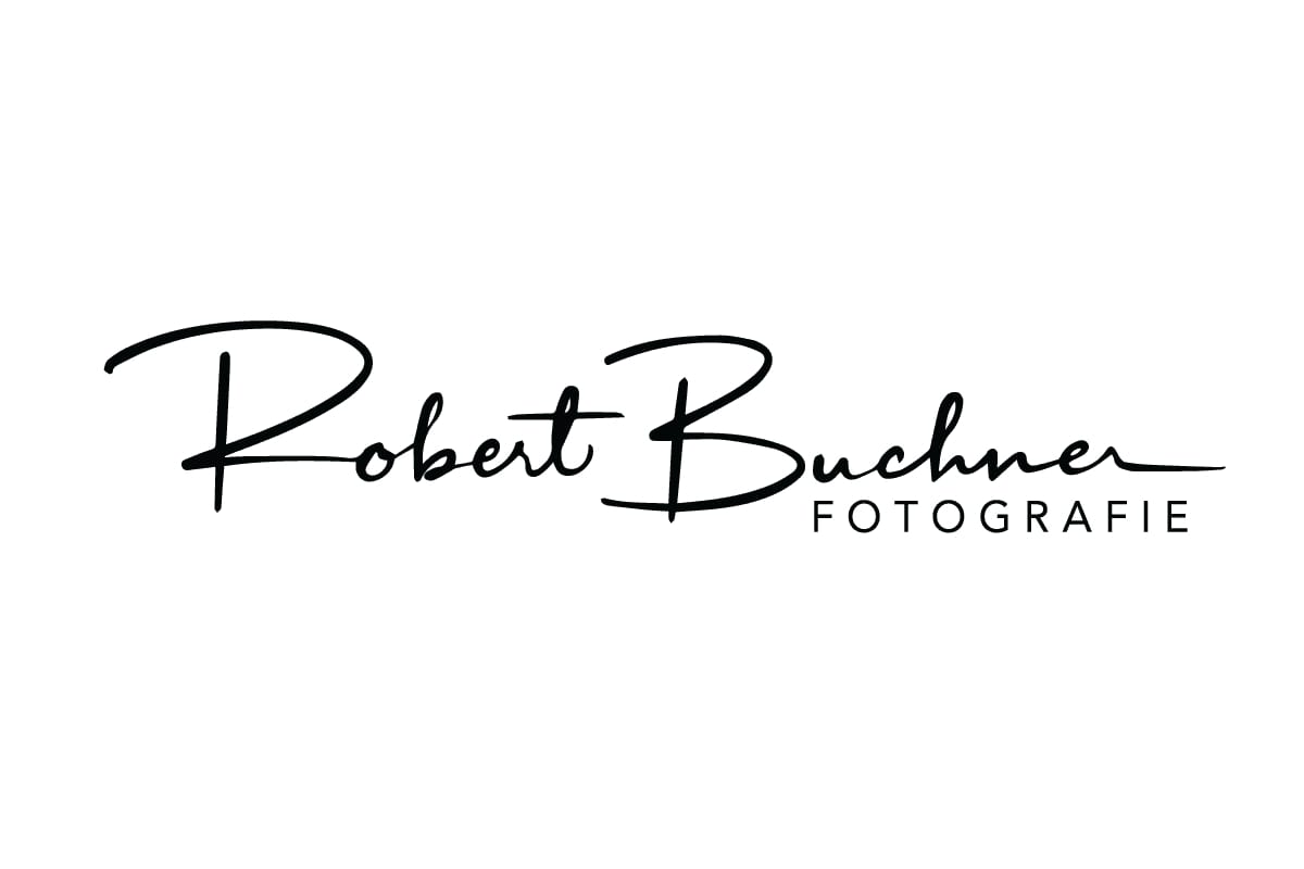 Logo von Robert Buchner Fotografie: Name in geschwungener Schrift